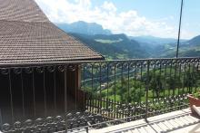 gravetsch-ferienwohnung-villanders-terrasse