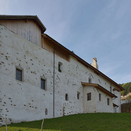 Di Schlossmauern des Ansitz Schloss Gravetsch